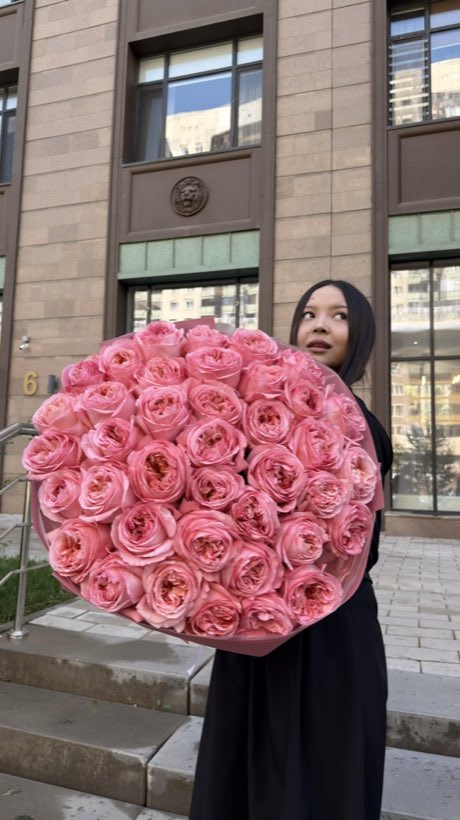 51 сортовая роза — Rich Flowers, Астана