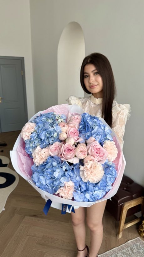 Букет «Небо» с гортензиями — Rich Flowers, Астана