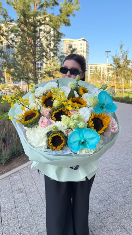 Букет с подсолнухами — Rich Flowers, Астана