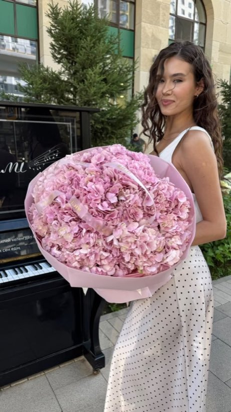 Гортензия, крупный монобукет — Rich Flowers, Астана
