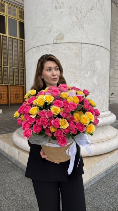 Кашпо со спрей-розами — Rich Flowers, Астана