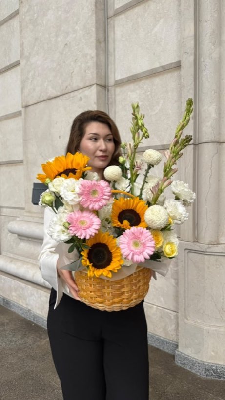 Композиция в шпоне — Rich Flowers, Астана