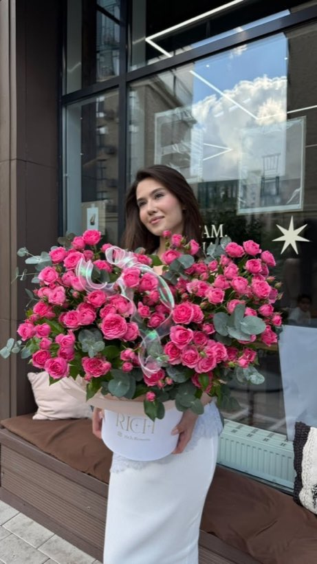 Корзина кустовых роз — Rich Flowers, Астана