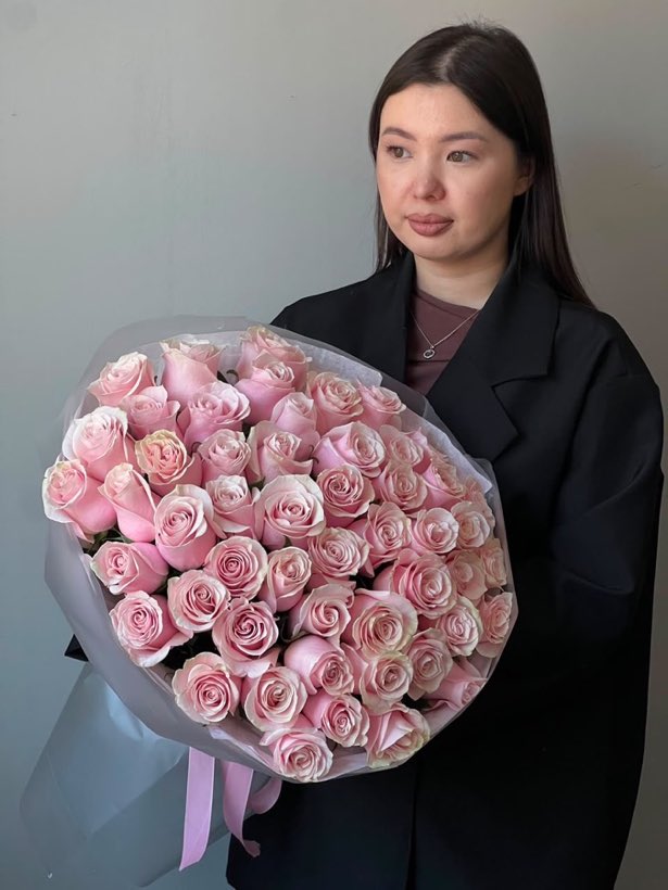 Монобукет из роз — Rich Flowers, Астана