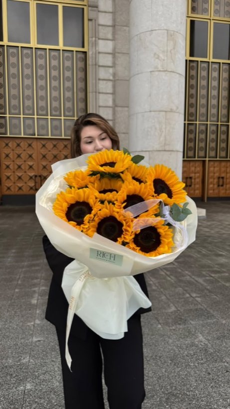 Подсолнухи, монобукет — Rich Flowers, Астана