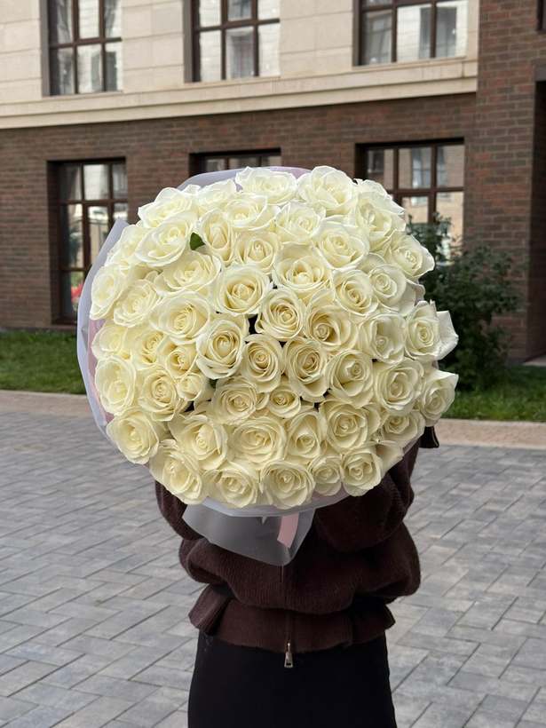 Охапка белых роз — Rich Flowers, Астана