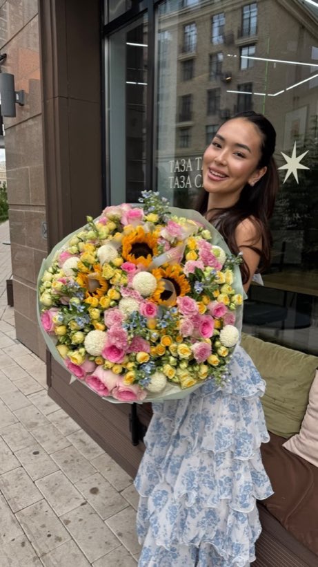 Солнечный авторский букет — Rich Flowers, Астана