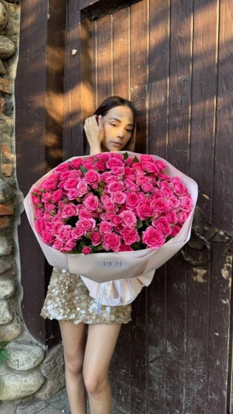 Спрей-розы, крупный монобукет — Rich Flowers, Астана